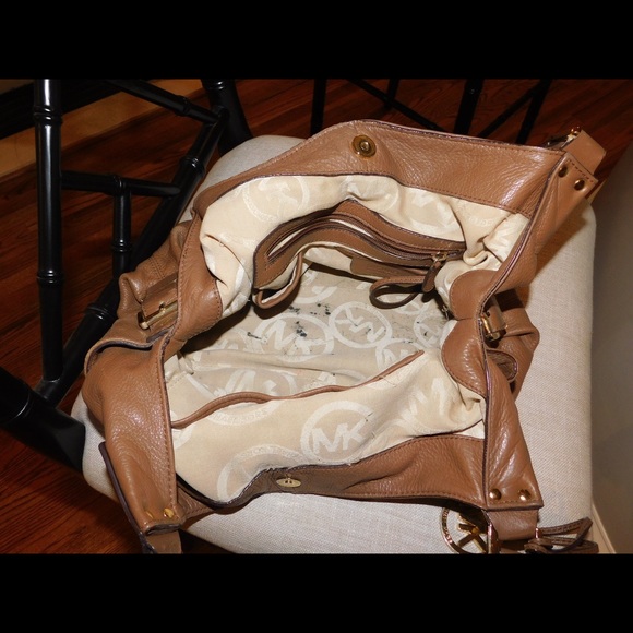 Brown leather Michael Michael Kors purse - Picture 3 of 5